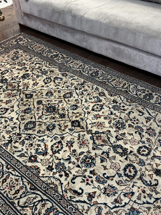 Excellent Kashan rug